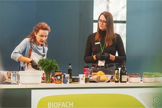 A critical look at canteen menus: Taking better advantage of organic potential in OOH