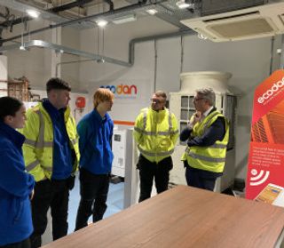 Minister Martin McCluskey MP visits Mitsubishi Electric’s Livingston factory – the UK’s largest heat pump manufacturing site