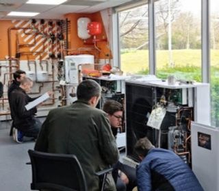 Mitsubishi Electric Expands Heat Pump Training with LCL-Accredited Qualifications