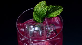 Scotsman Introduces New EXS Gourmet Ice Machines for Premium Drinks Presentation